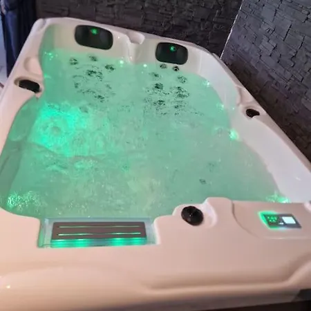 Avec Jacuzzi Privatif Apartment