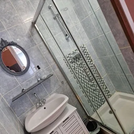 Lägenhet Avec Jacuzzi Privatif Solre-le-Château